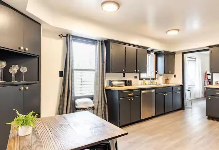 Brews, Pines, & Peaks - Your Downtown Awaits Holiday home Flagstaff