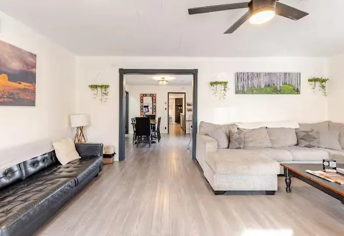 Brews, Pines, & Peaks - Your Downtown Awaits Holiday home Flagstaff